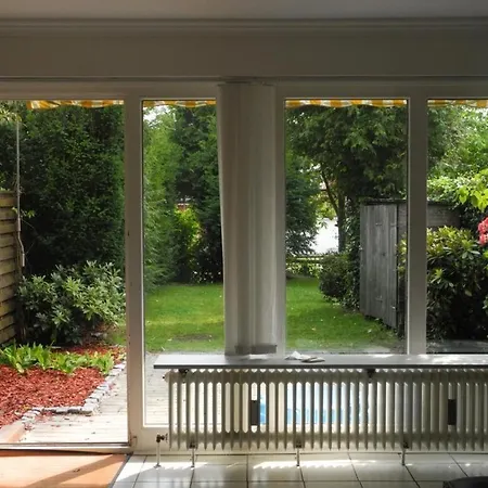 With Garden In County Hamburg, Near Metro Διαμέρισμα